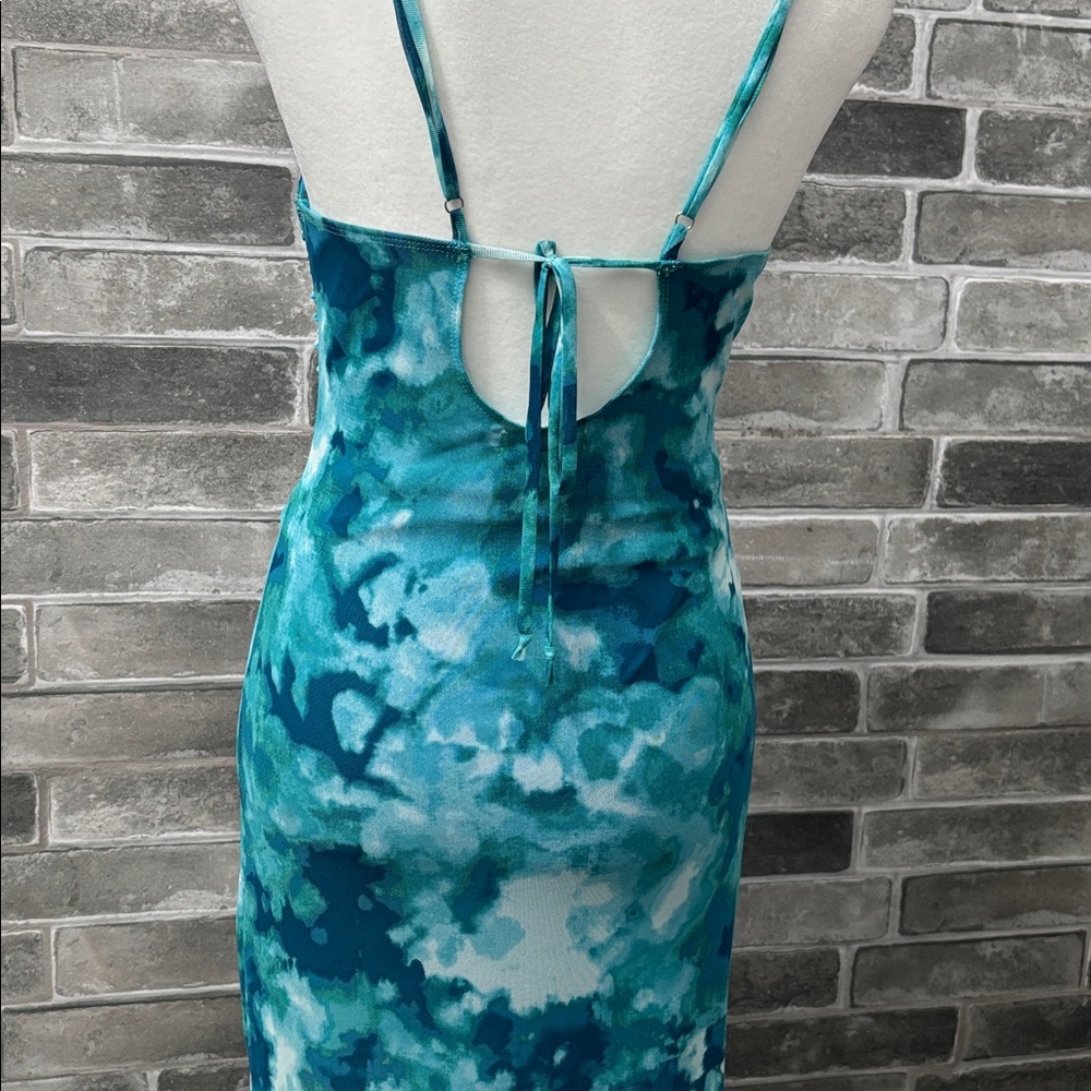 Elegant Blue Patterned Women's Dress - Picture 4 of 4